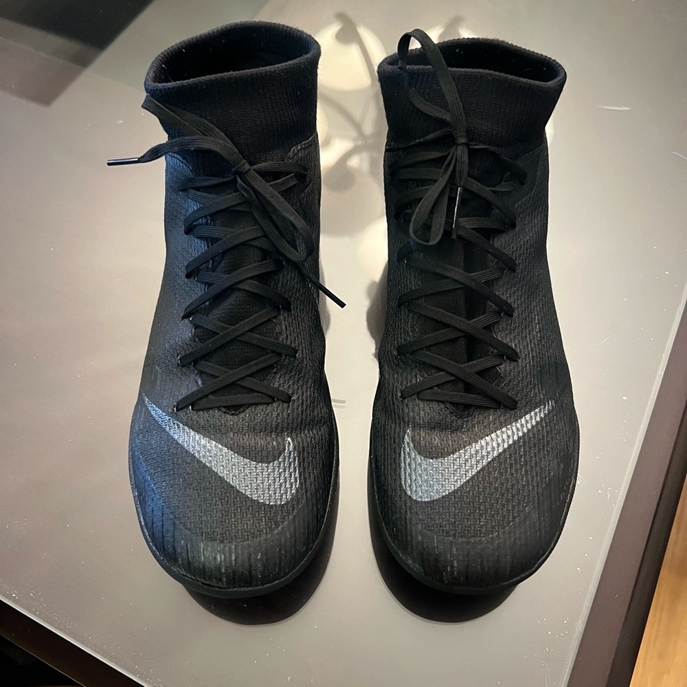 Indoor Nike  Soccer Cheats